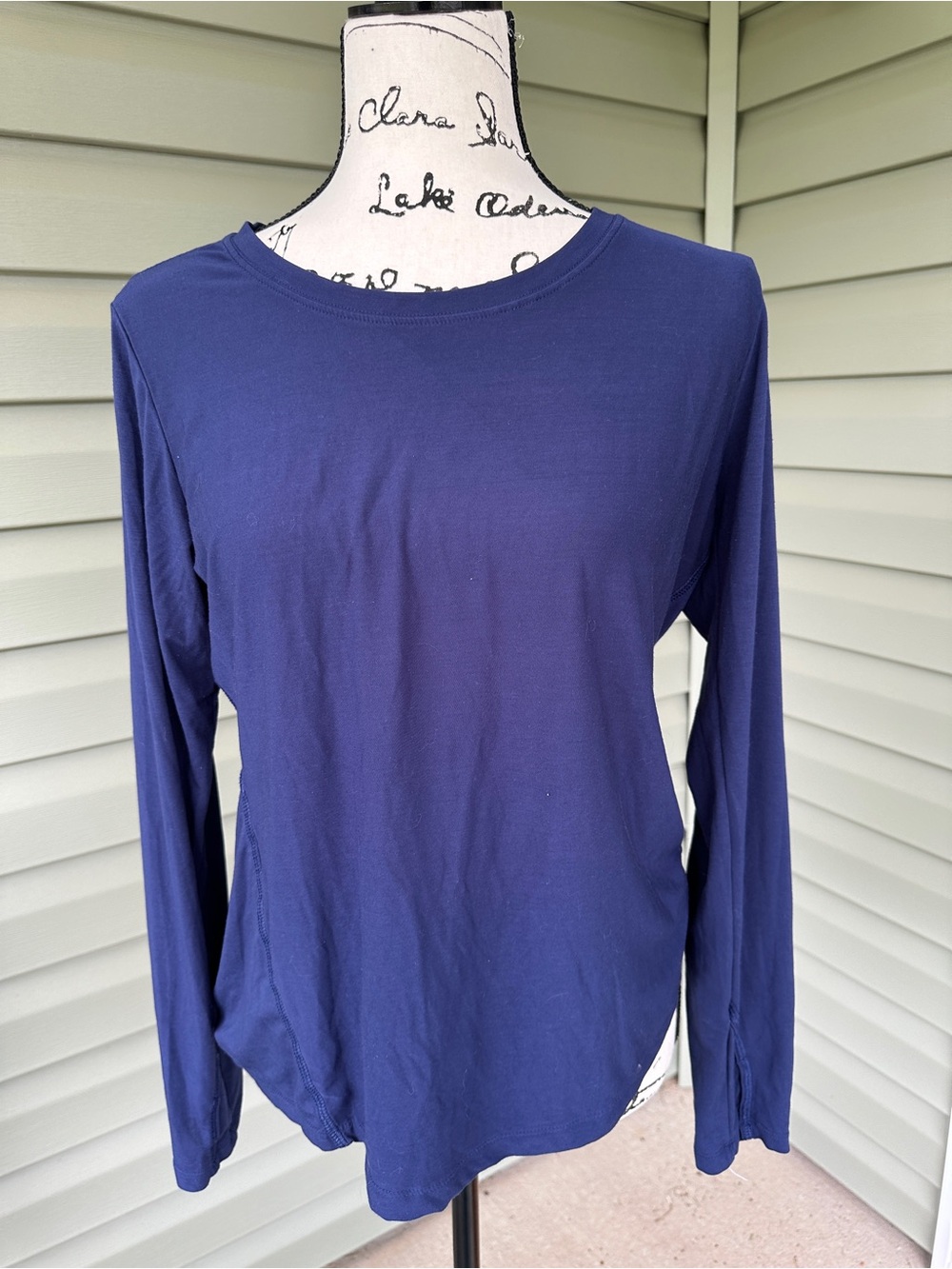 healing hands Navy Long-Sleeve Crewneck Top size Medium, very soft